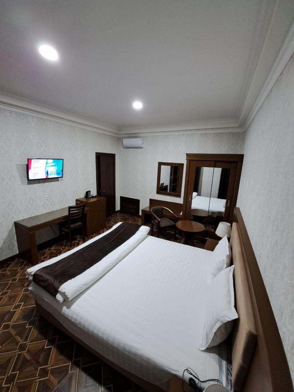 Caravan Plaza Inn Boutique Бухара Экстерьер фото