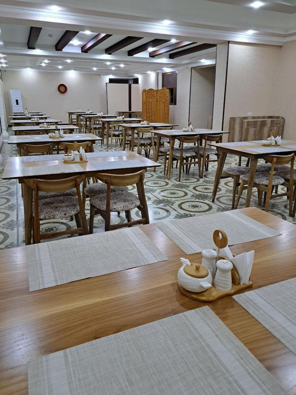 Caravan Plaza Inn Boutique Бухара Экстерьер фото